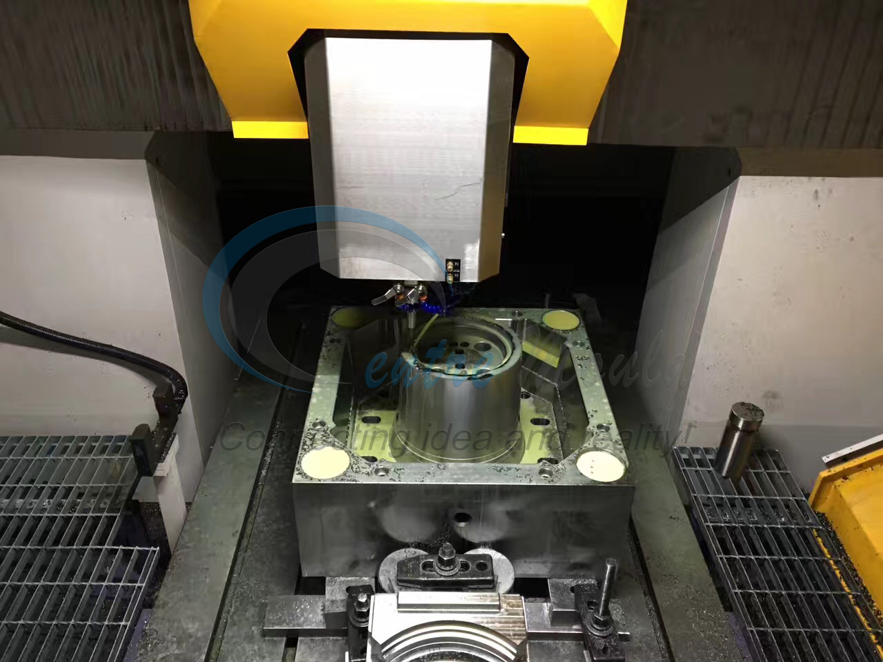 bucket mould 04